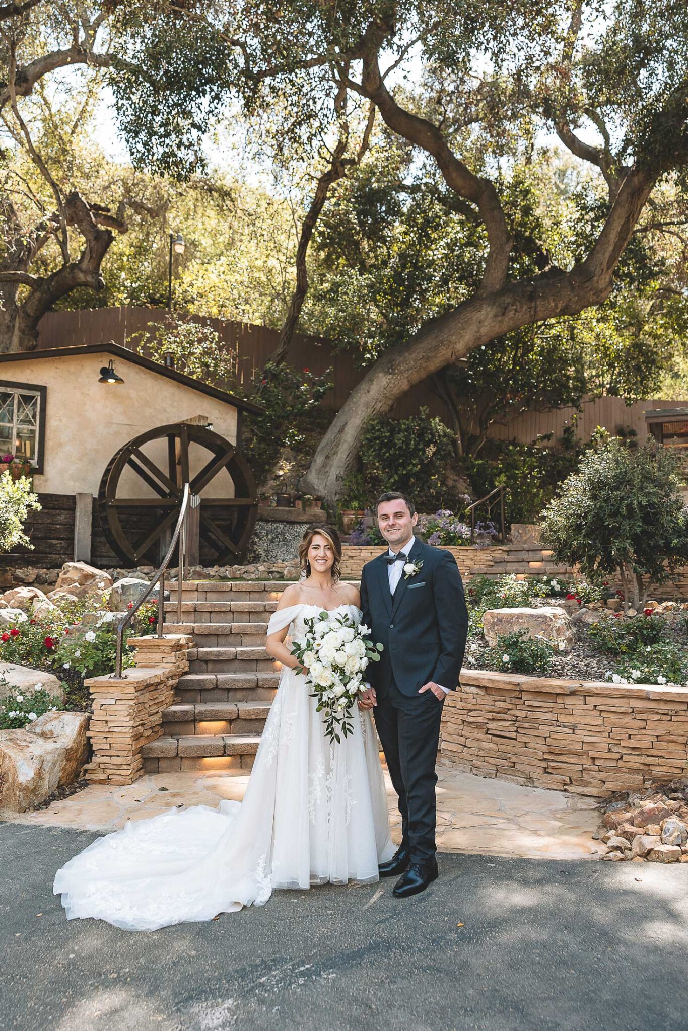 Water-Wheel-Couple-white-flowers